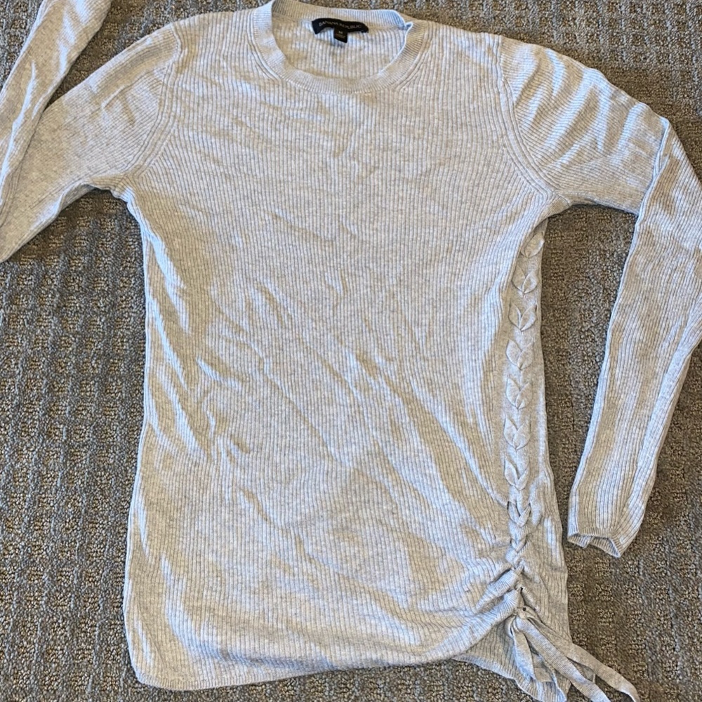BANANA REPUBLIC SIDE TIE DETAIL SWEATER